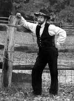 post.jpg (46209 bytes)